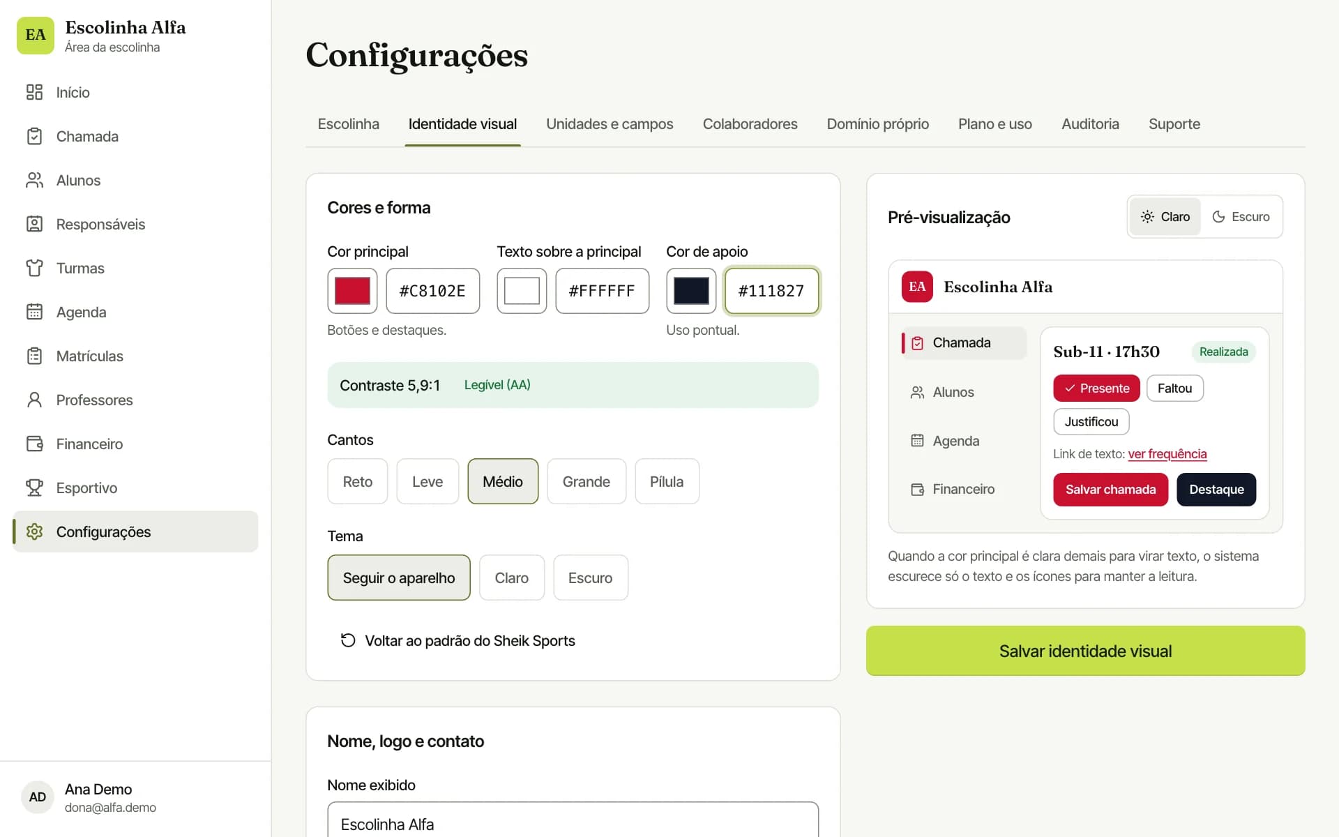 Configuração da identidade visual com as cores de um clube aplicadas na pré-visualização ao vivo.